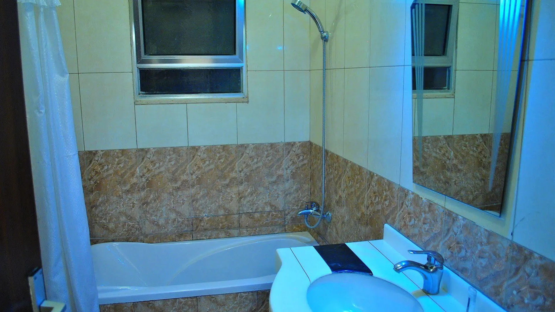 Al Qidra Hotel & Suites Акаба